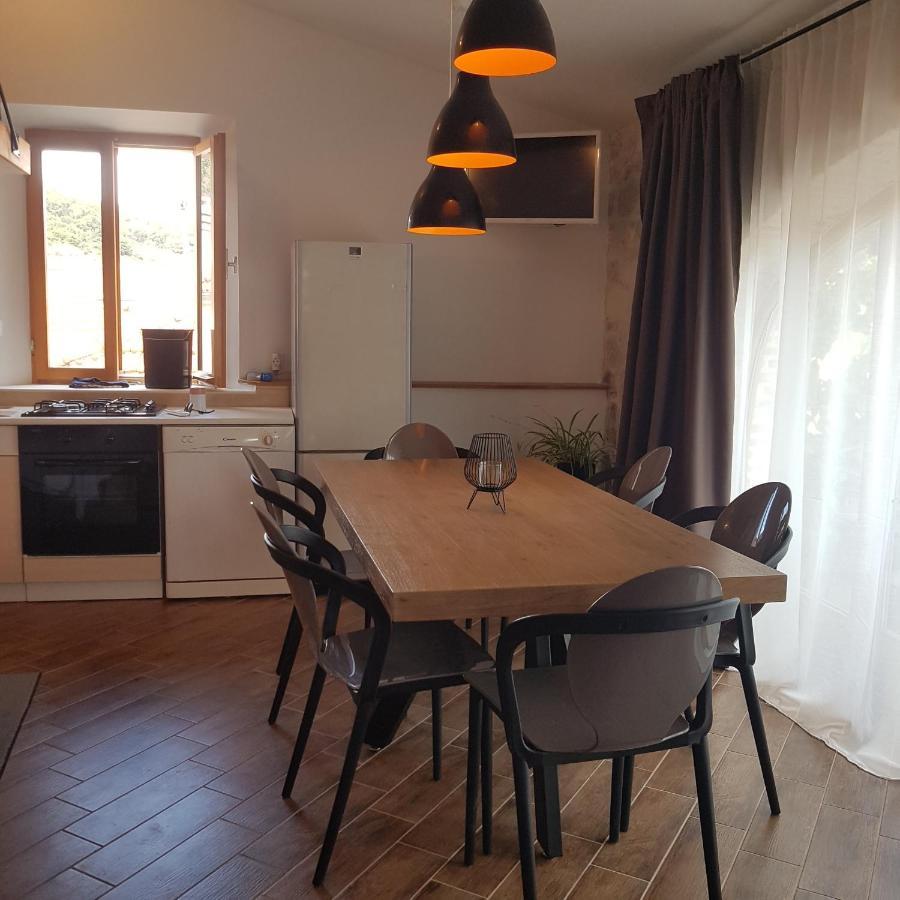 Apartamento Jardin Kapetanova Kuca Veli Iž Exterior foto