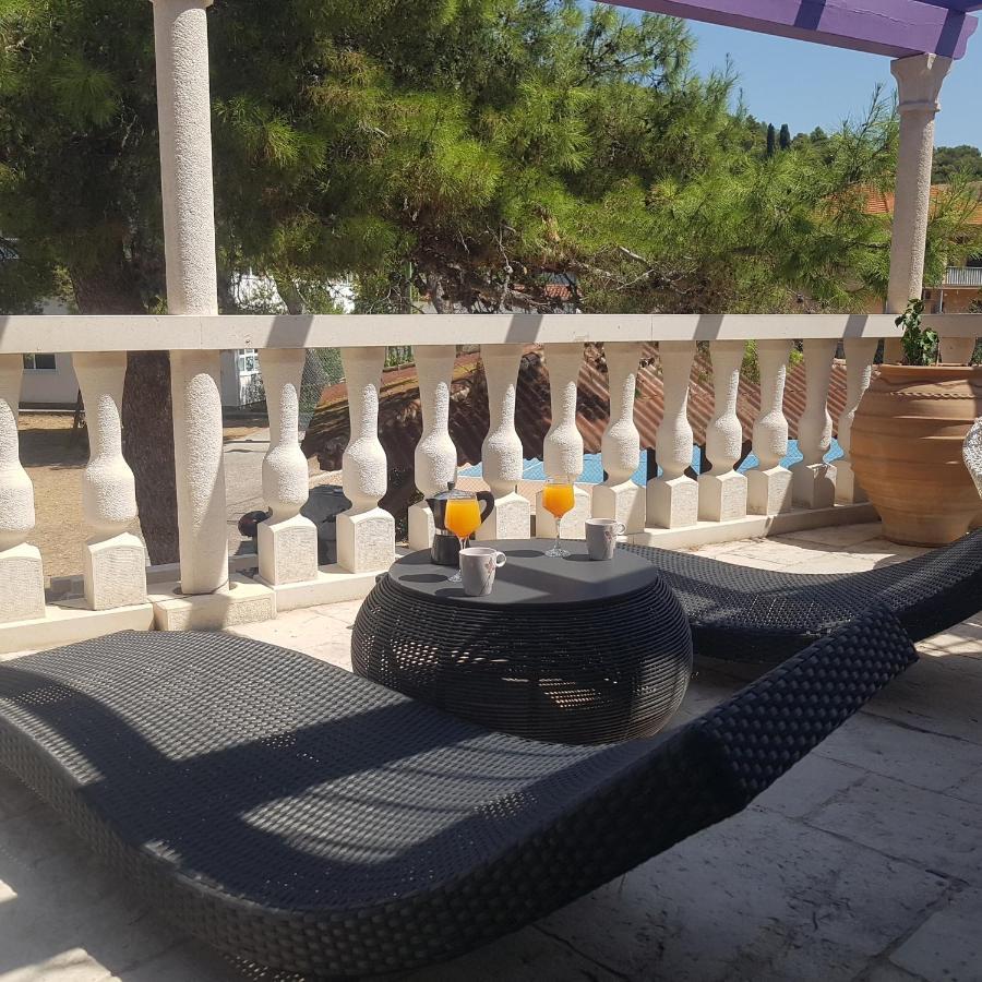 Apartamento Jardin Kapetanova Kuca Veli Iž Exterior foto