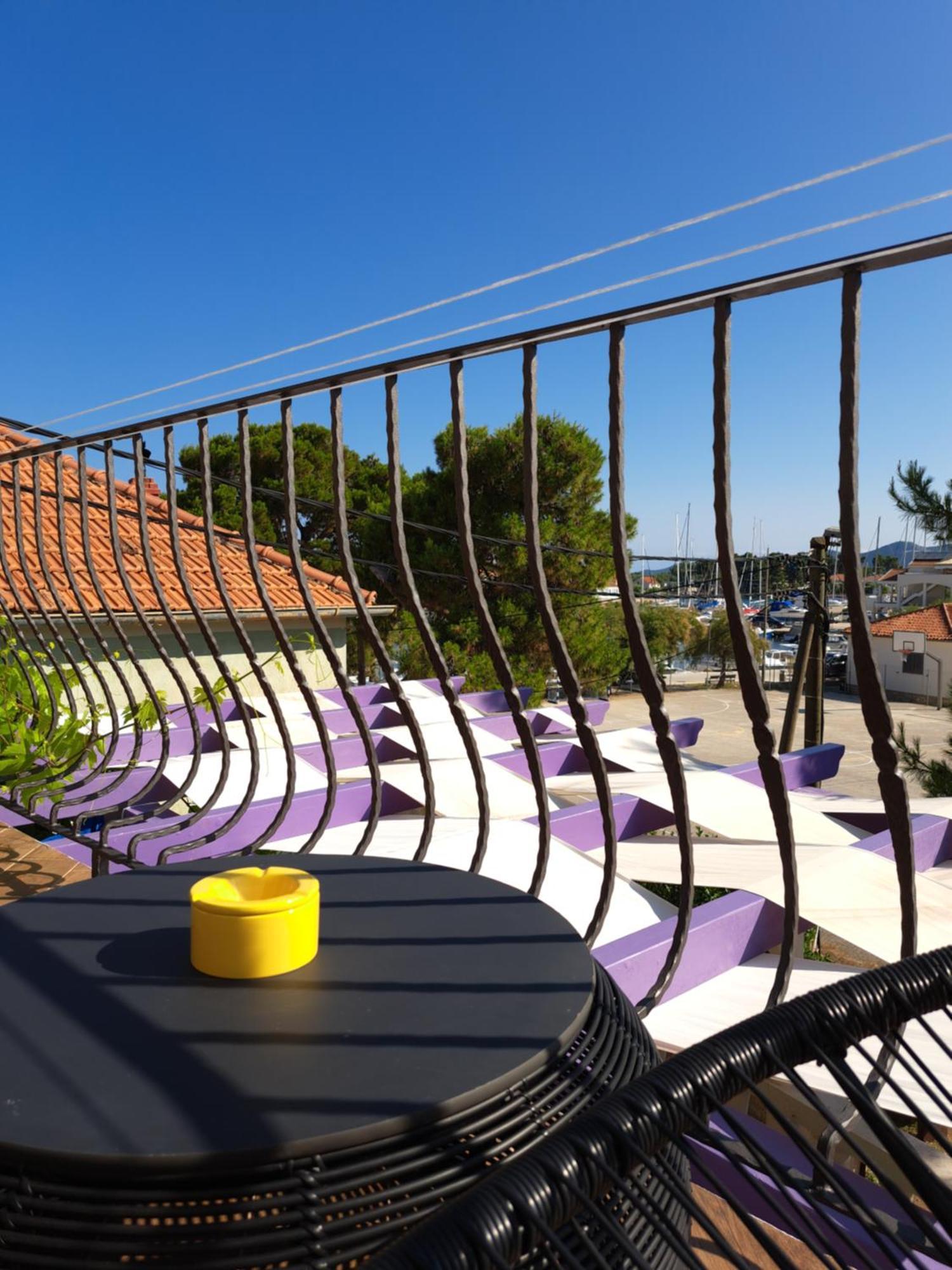 Apartamento Jardin Kapetanova Kuca Veli Iž Exterior foto