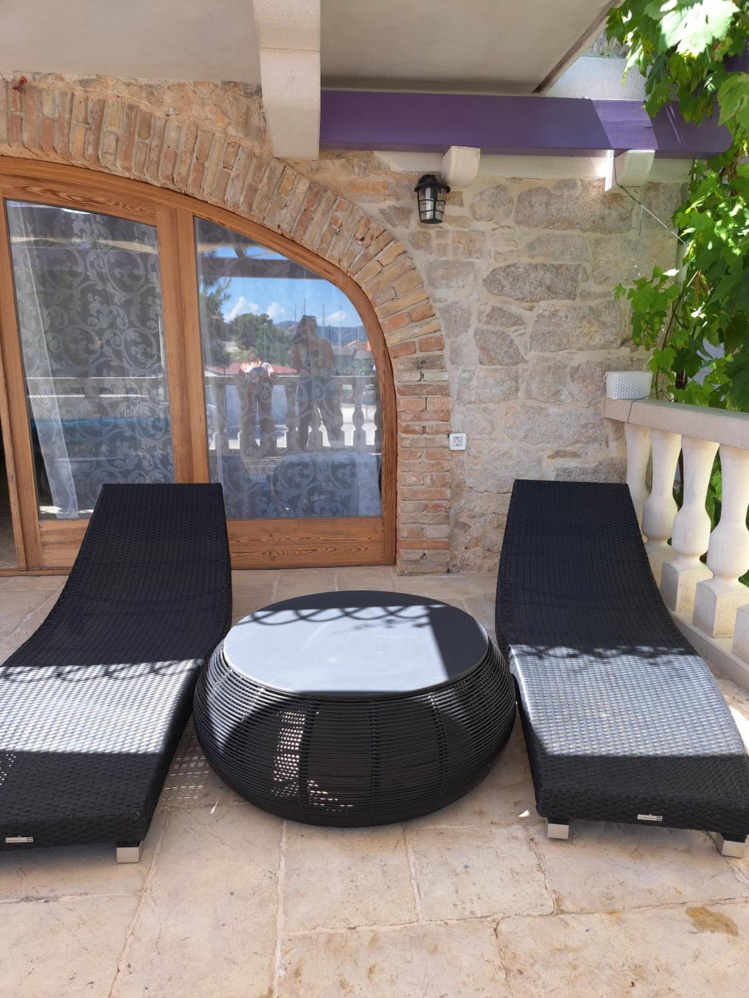 Apartamento Jardin Kapetanova Kuca Veli Iž Exterior foto