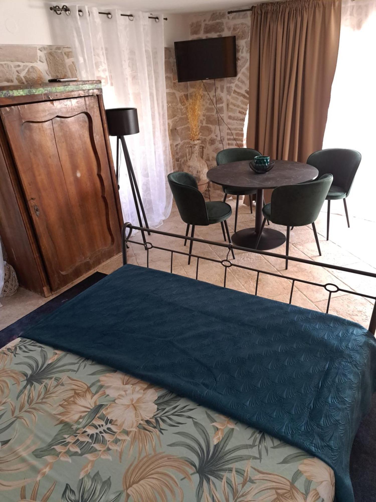 Apartamento Jardin Kapetanova Kuca Veli Iž Exterior foto